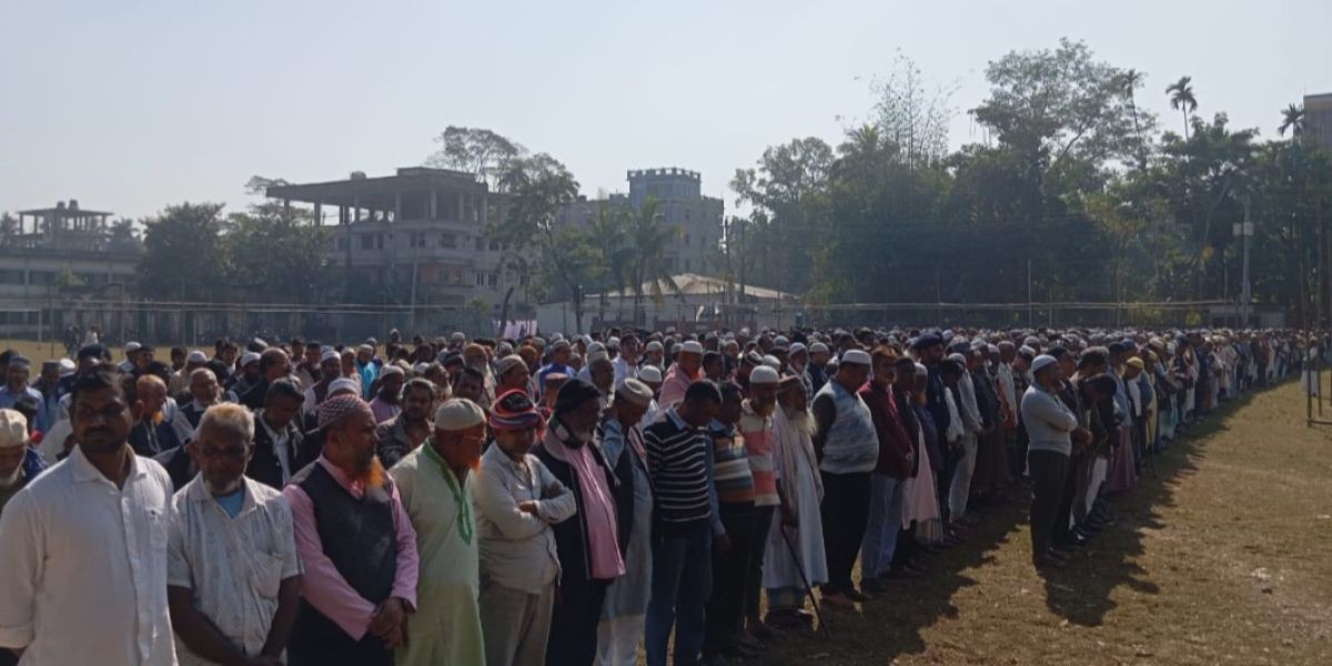 বানারীপাড়ায় বীর মুক্তিযোদ্ধা মরহুম গোলাম সরোয়ারের রাষ্ট্রীয় সম্মাননায় দাফন..