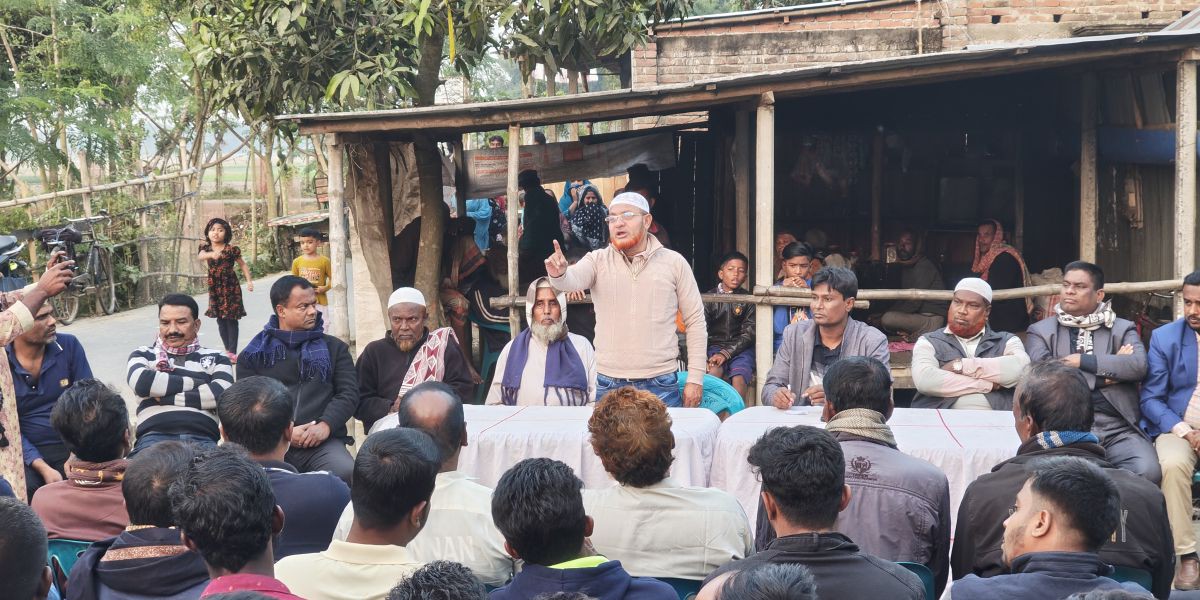 হামলা আড়াল করতে দলবদলের ভিডিও! কুষ্টিয়ার  বটতৈলে রাজনৈতিক উত্তাপ..