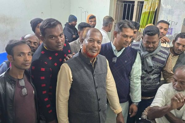 বুড়িগোয়ালিনী ইউনিয়নের ১ নং ওয়ার্ডের ইজি বাইক দুর্ঘটনায় আহত দলীয় নেতাকর্মীদের দেখতে শ্যামনগর সদর হাসপাতালে।..