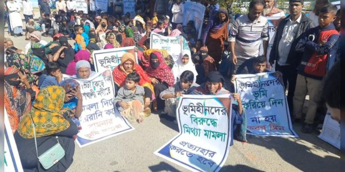 বেতাগীতে পাঁচশতাধিক ভূমিহীনদের অবস্থান কর্মসূচি