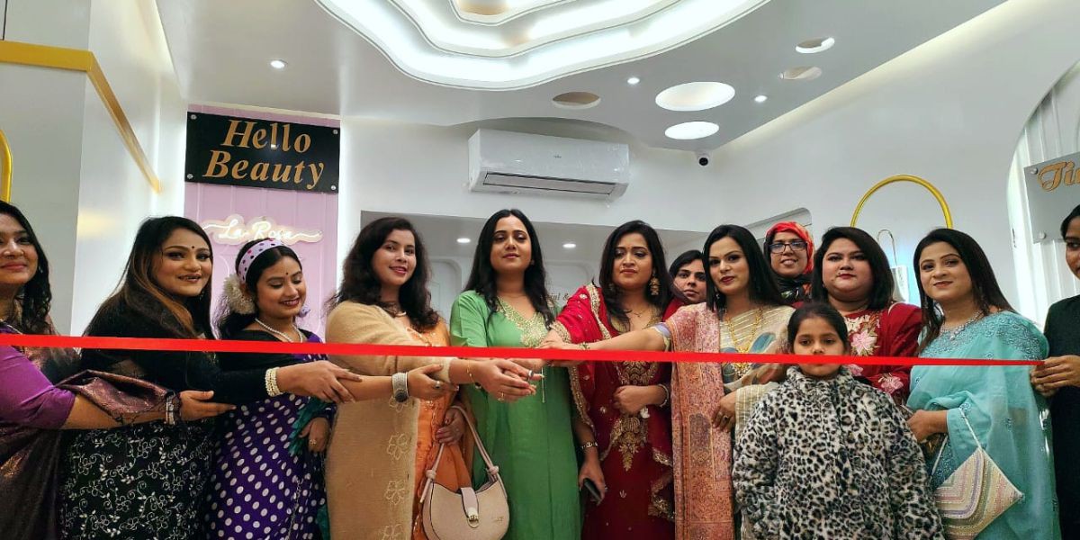 দিনাজপুরে প্রিমিয়াম ‘লা রোসা মেকওভার স্টুডিও’র যাত্রা শুরু..