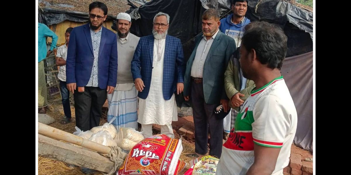 কুতুবদিয়ার মুরালিয়ায় অগ্নিকাণ্ডে ক্ষতিগ্রস্তদের পাশে জামায়াতে ইসলামী    ..