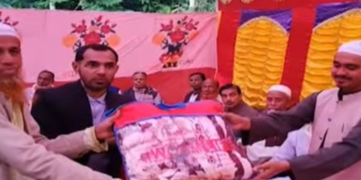 তালগাছিয়ায় হাওলাদার সমাজ কল্যাণ ফাউন্ডেশনের উদ্যোগে শীতবস্ত্র বিতরণ ও ফ্রি ডেন্টাল ক্যাম্প অনুষ্ঠিত..