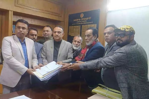 আসন্ন জাতীয় সংসদ নির্বাচনকে সামনে রেখে কিশোরগঞ্জ ৬ আসনের সংসদীয় পদপ্রার্থী কেন্দ্রীয় বিএনপির সাংগঠনিক সম্পাদক, কিশোরগঞ্জ জেলা বিএনপির সভাপতি জনাব মোহাম্মদ শরিফুল আলম মনোনয়নপত্র দাখিল করে..