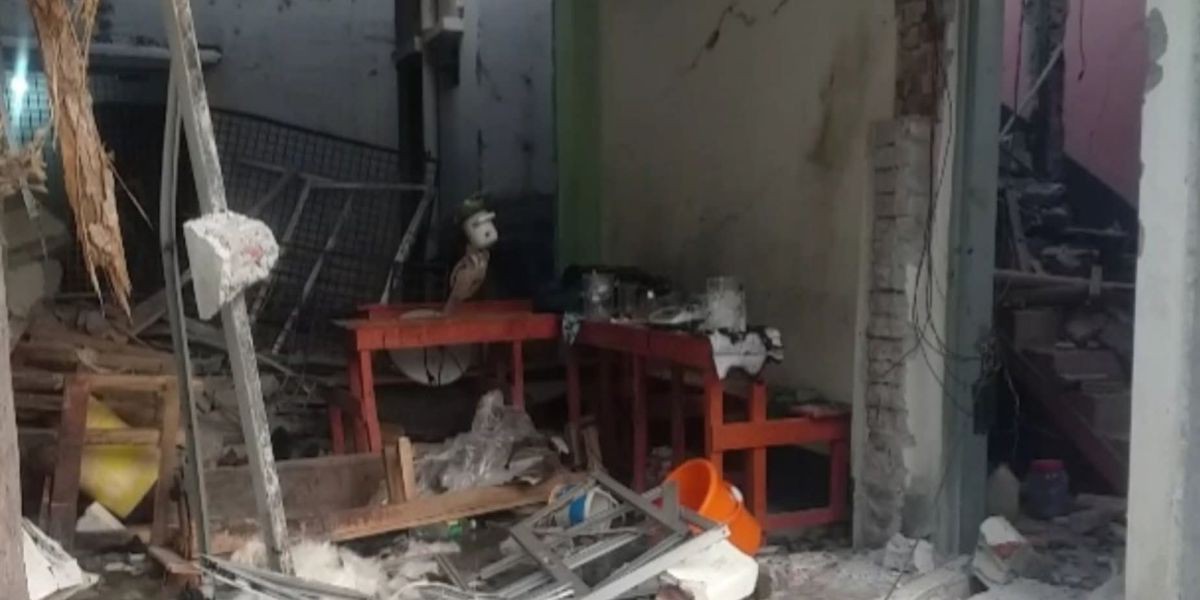 দক্ষিণ কেরানীগঞ্জে মাদ্রাসা ভবনে রহস্যজনক বিস্ফোরণ, আহত ৪..
