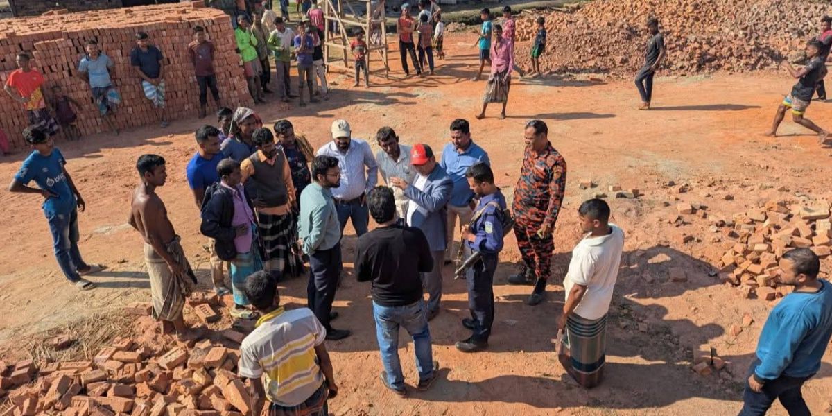 কেন্দুয়ায় চার ইটভাটায় ভ্রাম্যমাণ আদালতের অভিযান, জরিমানা ৪ লাখ..