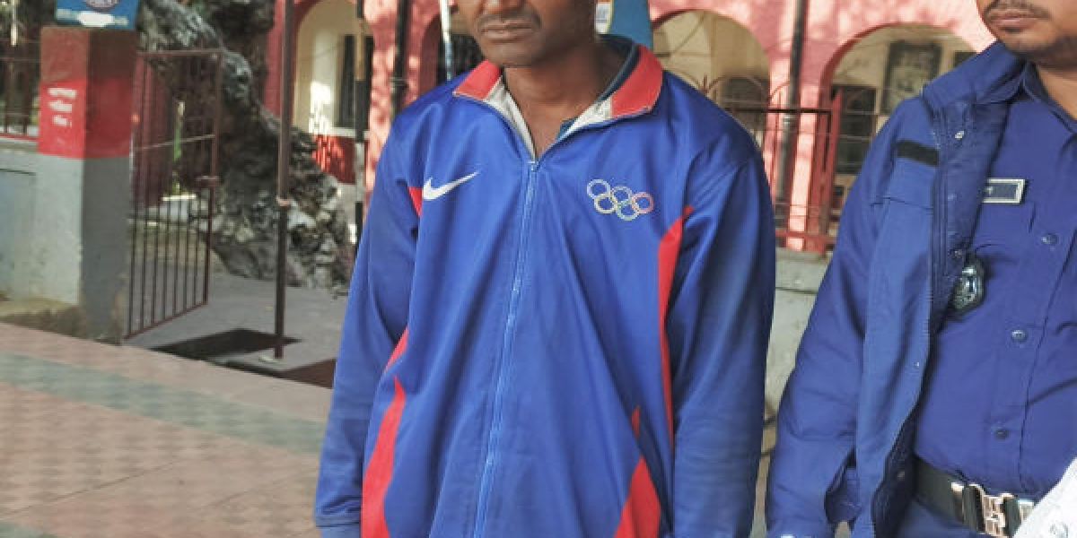 দিনাজপুর স্টেশনে মাদকবিরোধী অভিযান মাদকসেবীর ৩ মাস কারাদণ্ড..