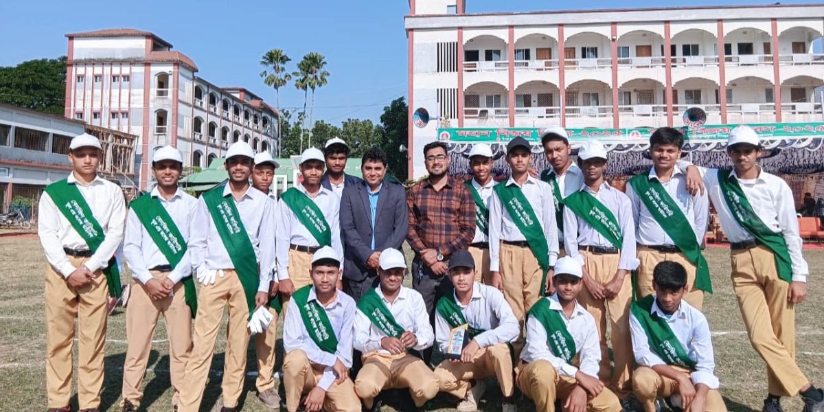 বিজয় দিবস ২০২৫: পূর্বধলায় কুচকাওয়াজে প্রশংসিত ও পুরস্কৃত বেনজিন কারিগরি স্কুল এন্ড কলেজ..