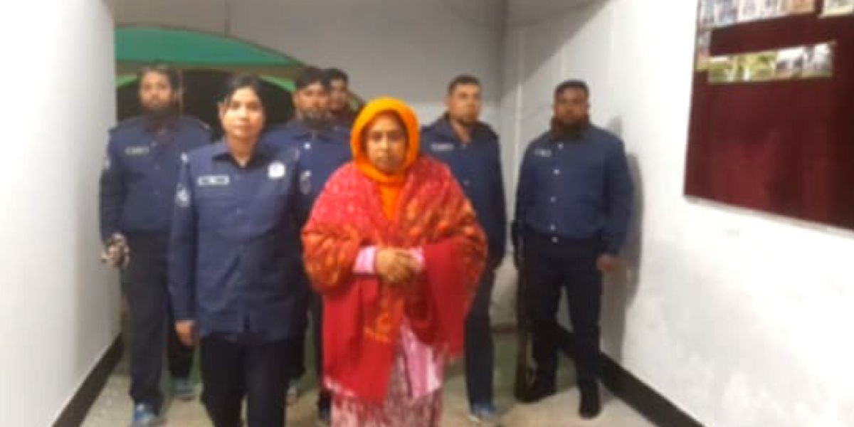 জয়পুরহাটে সাংবাদিক লাঞ্ছিতের ঘটনায় মহিলা ইউপি সদস্য গ্রেপ্তার..