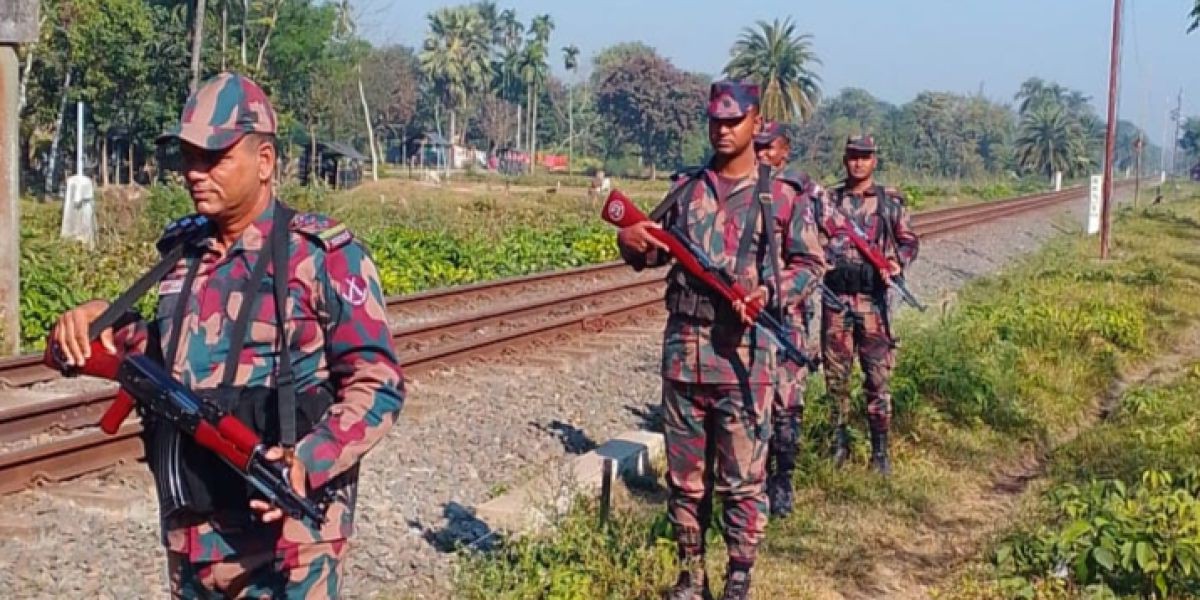 হাদির উপর হামলার ঘটনায় পাঁচবিবি সীমান্তে বিজিবির টহল ও তল্লাশি জোড়দার..