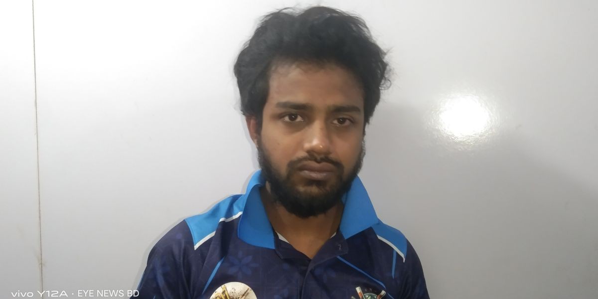 জিরানী টেংগুরী বাজারে বিদেশি মদ–ইয়াবাসহ যুবক আটক।
