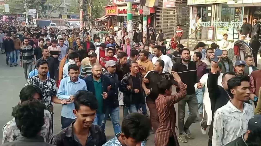 ⁣মুছাব্বির হত্যার বিচার দাবিতে ফেনীতে স্বেচ্ছাসেবক দলের বিক্ষোভ