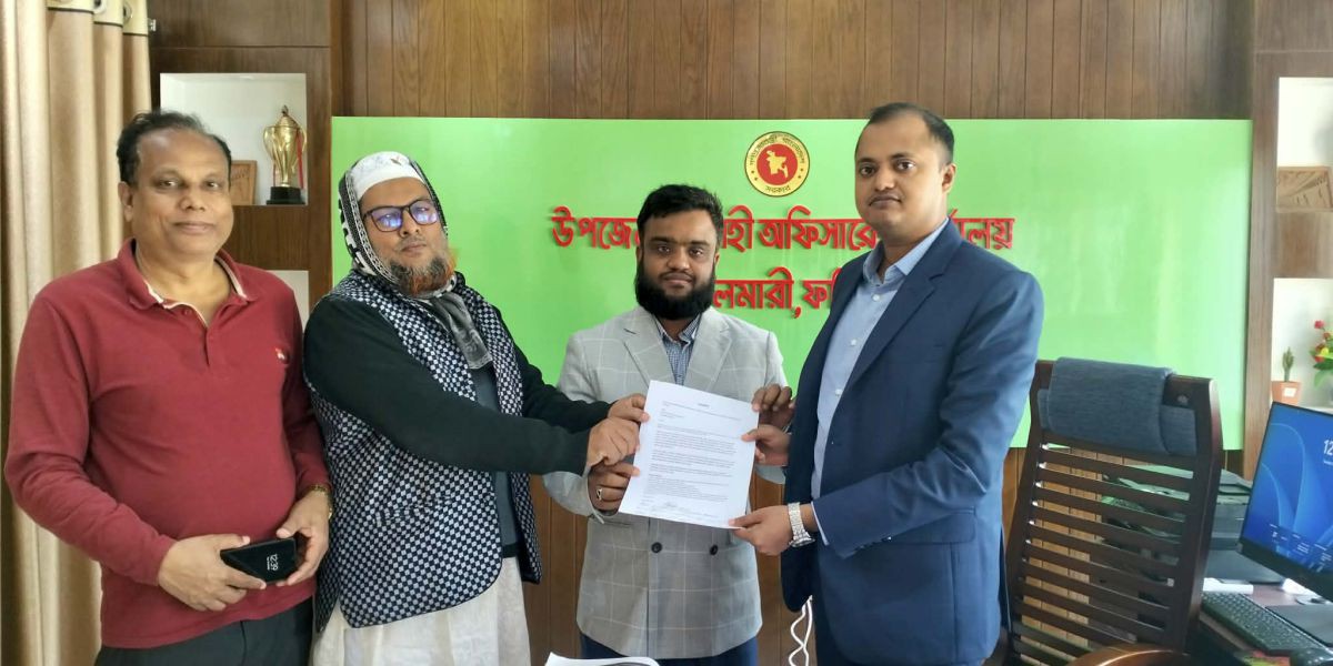 বোয়ালমারীতে রেলগেটের নিরাপত্তা জোরদার ও ক্ষতিপূরণের দাবিতে স্মারকলিপি..