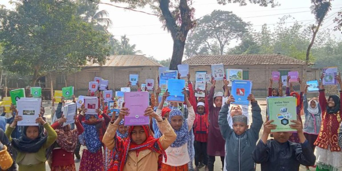 যশোরের মণিরামপুর শ্যামকুড় মাঝেরপাড়া মাদানীয়া নূরানী ও ইবতেদায়ী মাদ্রাসায় পাঠ্যবই বিতরণ করা হয়েছে।..