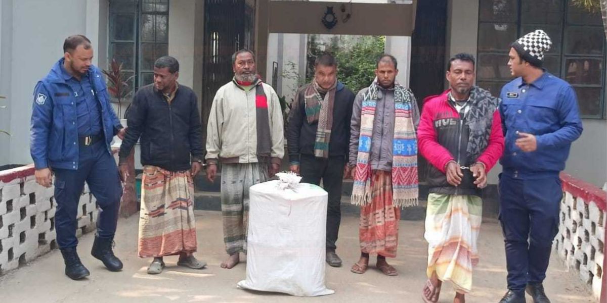 দিনাজপুরে মাদকবিরোধী অভিযানে পুলিশের ওপর হামলায় আহত ৬, গ্রেফতার ৫..