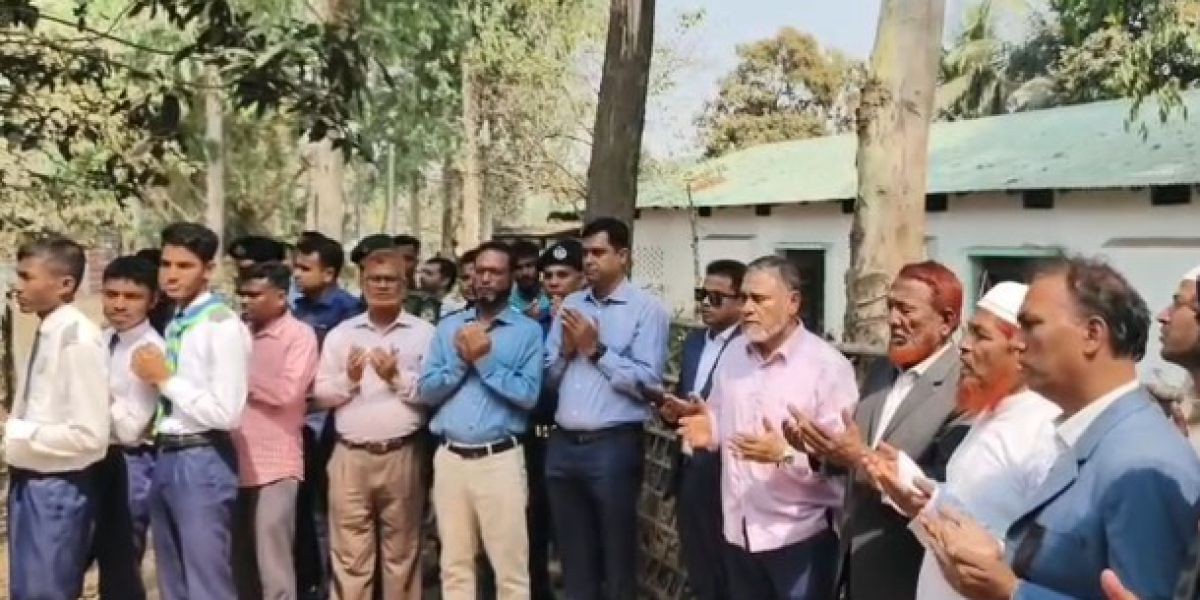 জন্মভূমি কুতুবদিয়ায় বাবা-মায়ের কবর জিয়ারত করলেন  সিইসি নাছির উদ্দীন..