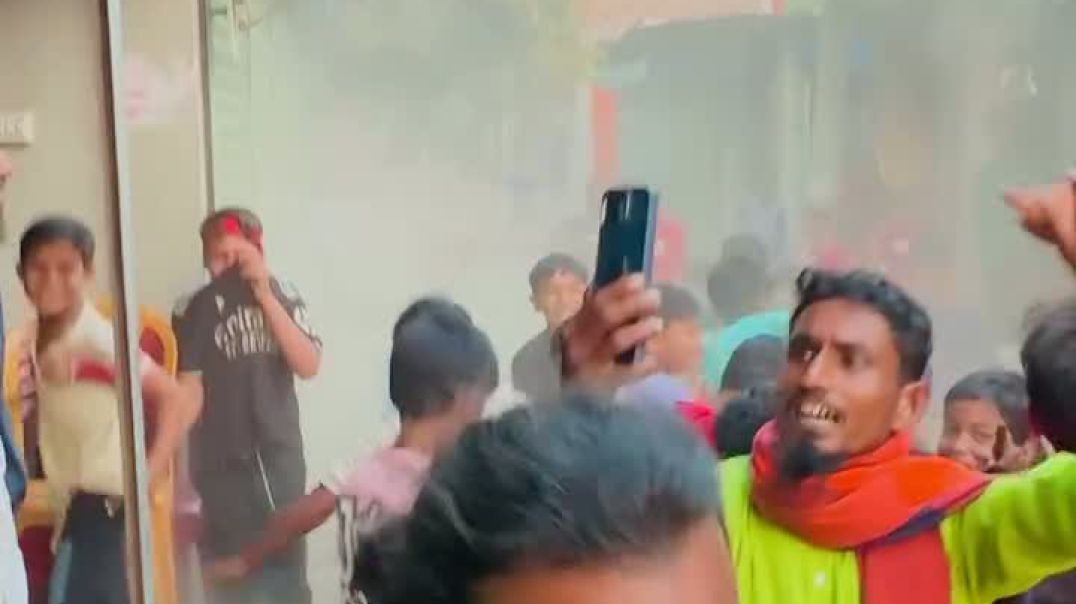 ⁣🌾 ধানের শীষের মিছিলে তরুণদের আনন্দ উল্লাস জনতা বাজার বিএনপির পার্টি অফিসের সামনে 🌾