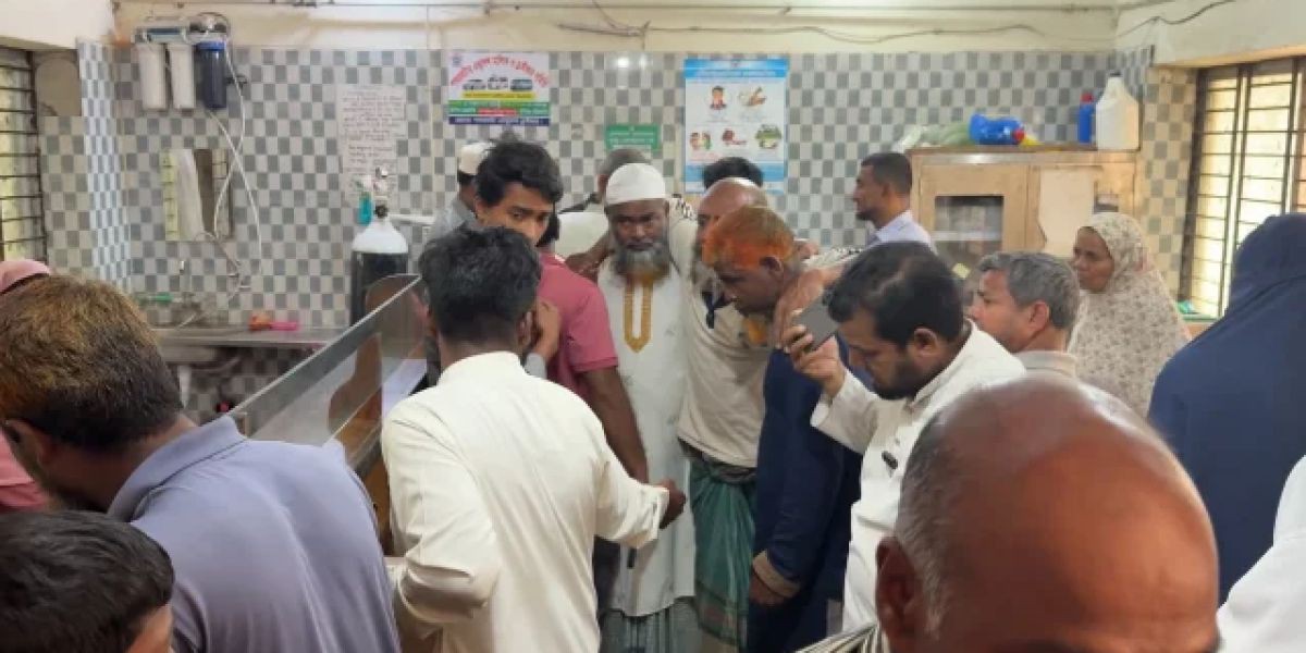 গভীর সমুদ্রে ডাকাত হামলা: পাথরঘাটার দুই জেলে গুলিবিদ্ধ