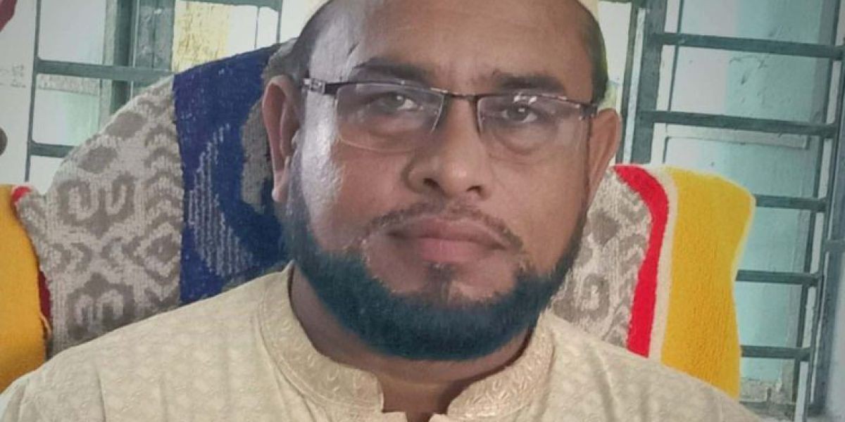 একুশে ফেব্রুয়ারিতে নীরব মোকামিয়া স্কুল: প্রশ্নের মুখে প্রধান শিক্ষক আনোয়ারুল ইসলাম..