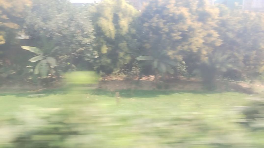 ⁣চলন্ত ট্রেনে ঢাকা- চট্টগ্রাম দৃশ্য