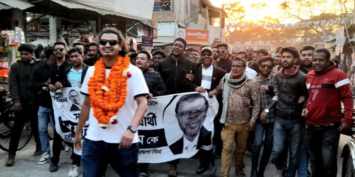 লন্ডন থেকে ফিরে রামপালে ধানের শীষের প্রচারণায় যোগ দিলেন ছাত্রদল নেতা রবিউল..