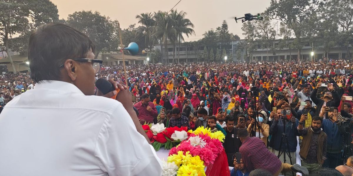 সিজন ভালা ধান লাগায়া দেও”: ঈশ্বরগঞ্জে অভিনব স্লোগানে মাজেদ বাবুর পক্ষে ধানের শীষের প্রচার..
