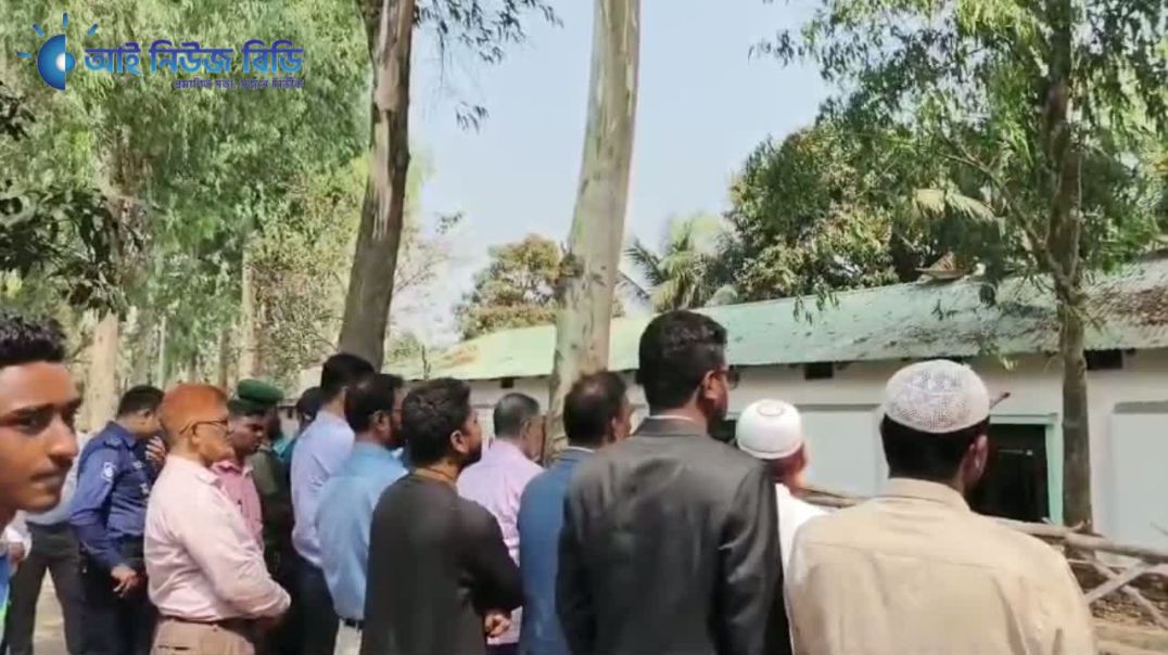 ⁣বাবা-মায়ের কবর জিয়ারত করলেন সিইসি নাছির উদ্দীন