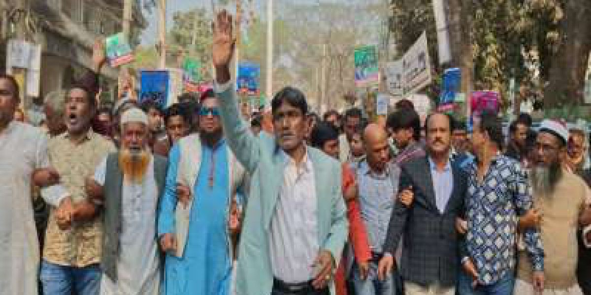 টাঙ্গাইলে স্বতন্ত্র প্রার্থী ফরহাদ ইকবালের আখেরী গণমিছিল..