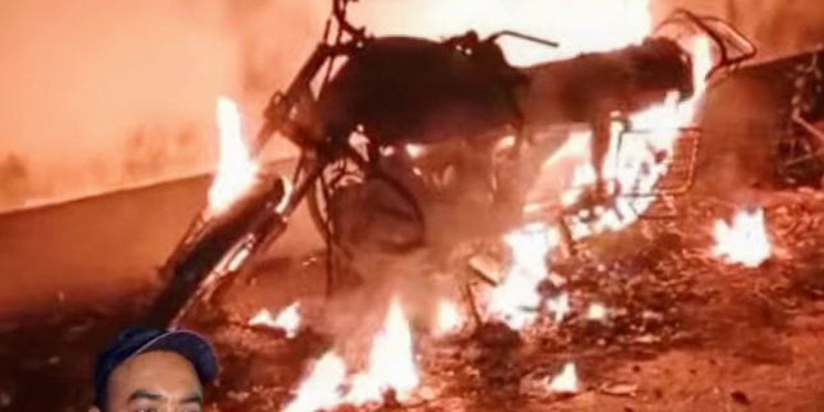 বরগুনায় ছাত্রদল নেতার মোটরসাইকেলে অগ্নিসংযোগ