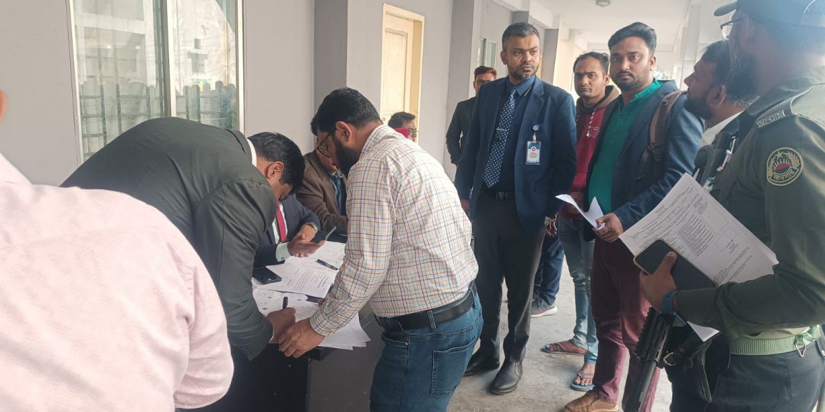 কালুখালীতে নির্বাচনী প্রস্তুতি সম্পন্ন চলছে সরঞ্জাম বিতরন ও দায়িত্ব বন্টন..