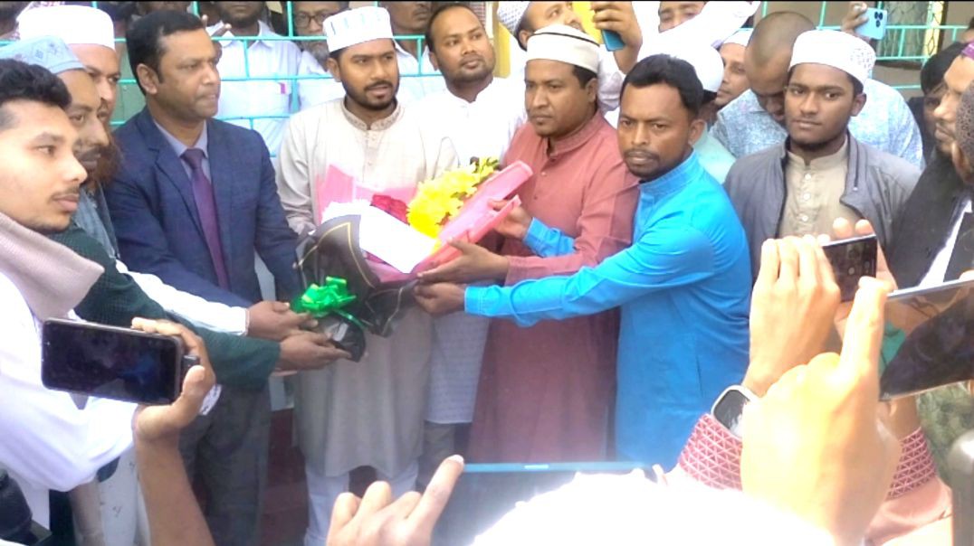 সংসদ সদস্য ভিপি নুরুকে ফুল দিয়ে বরণ করে নিলেন মাদ্রাসা জেনারেল শিক্ষক এসোসিয়েশন, গলাচিপা শাখা