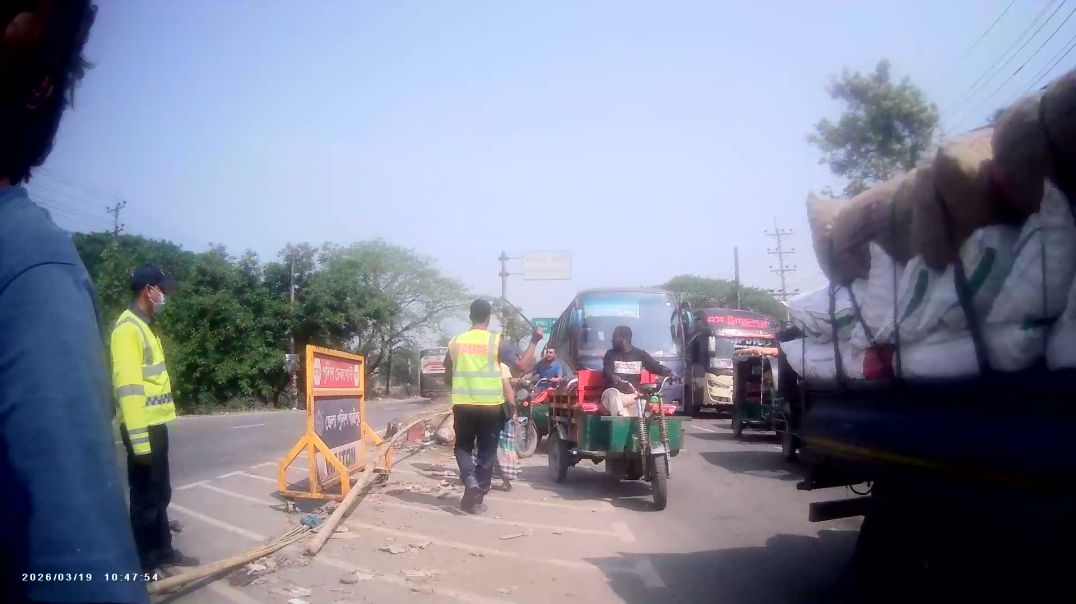 ⁣সাভার-আশুলিয়াতে প্রকাশ্যে চলছে পুলিশের চাঁদাবাজি ।আই নিউজ বিডি