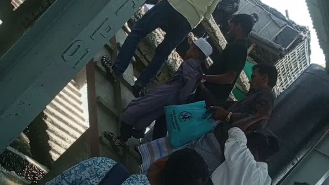 ⁣কক্সবাজার মগনামা ঘাটে দুর্ঘটনার আশঙ্কা