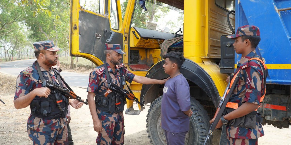 হবিগঞ্জ সীমান্তে জ্বালানি তেল পাচার রোধে ৫৫ বিজিবির কড়াকড়ি..