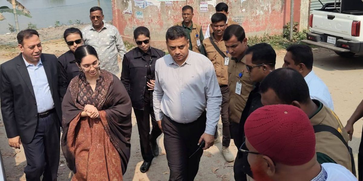 ভালুকার ধলিয়ায় ব্র্যাকের ক্ষুদ্র ও কুটির শিল্প প্রদর্শনীতে জাইমা রহমান..
