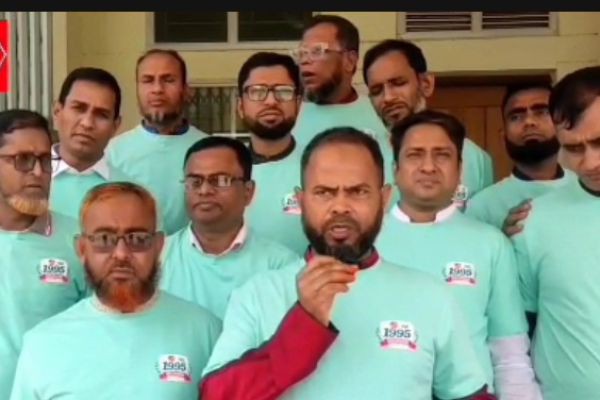 কচুয়ায় সরকারি পাইলট উচ্চ বিদ্যালয়ে ১৯৯৫ ব্যাচের প্রাক্তন শিক্ষার্থীদের ঈদ পুনবেদনী অনুষ্ঠান।।  <br>কচুয়ায়   ঐতিহ্যবাহী সরকারি পাইলট উচ্চ বিদ্যালয়ে  আনন্দঘন পরিবেশে "এসো মিলি প্রাণ..