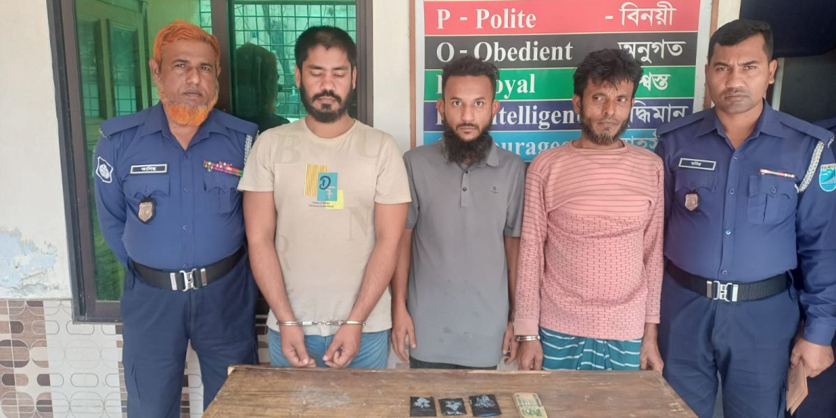 কুলিয়ারচরে ৫২৫ পিস ইয়াবাসহ তিন মাদক কারবারি আটক