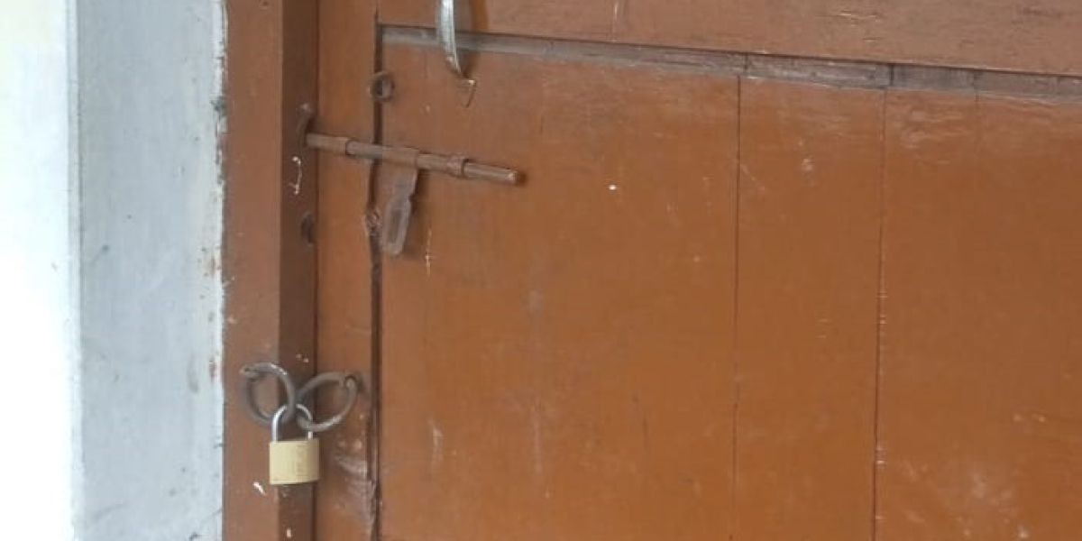 কুতুবদিয়ায় যথাসময়ে অফিস করে না বেশির ভাগ কর্মকর্তা