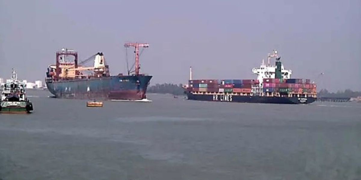 মোংলা বন্দরে আবারো জ্বালানি সংকটে স্থবিরতা