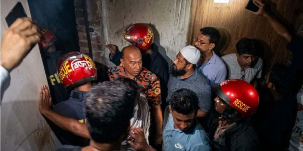 যশোরে মোটরসাইকেল পার্টসের গোডাউনে অগ্নিকাণ্ড