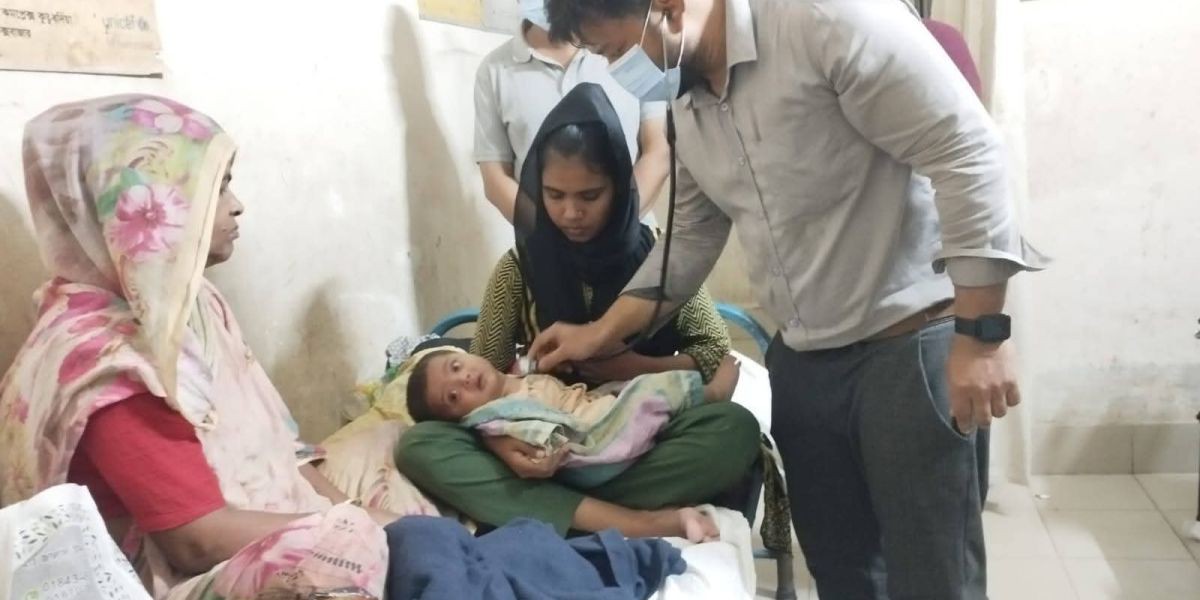 কুতুবদিয়ায় হামে আক্রান্ত দুই শিশু হাসপাতালে ভর্তি