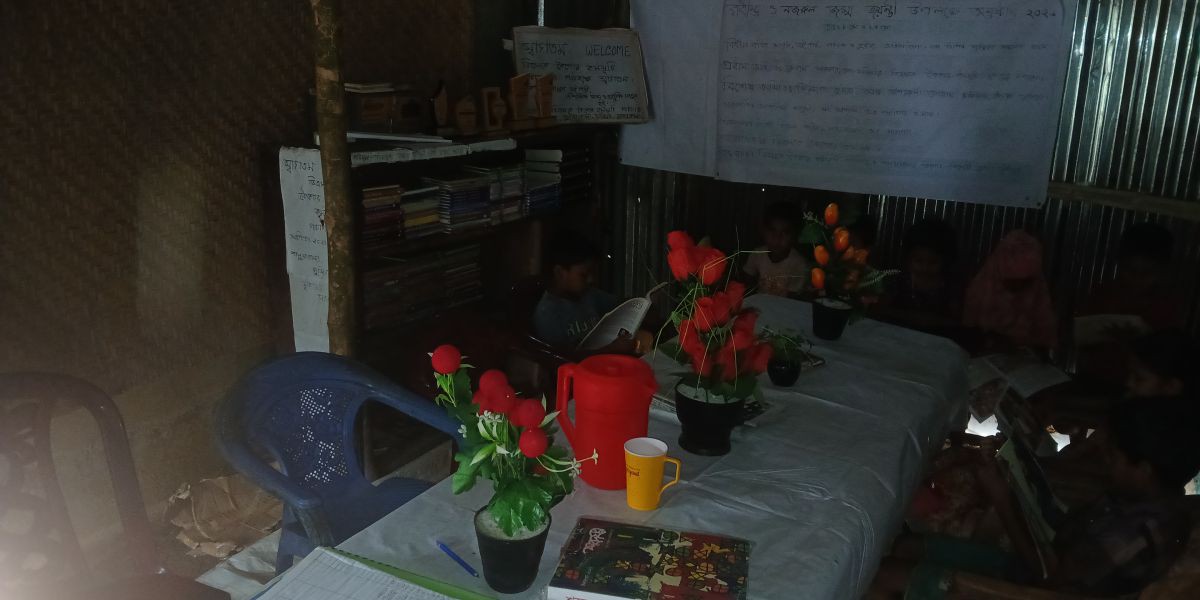 লাল মিয়া স্মৃতি পাঠাগারের বাড়ি বাড়ি বই পৌঁছে দেওয়ার উদ্যোগ, বাড়ছে পাঠাভ্যাস..