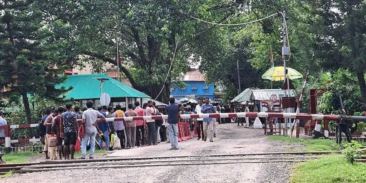 ঈদে টানা ৭ দিন বন্ধ থাকবে হিলি স্থলবন্দর