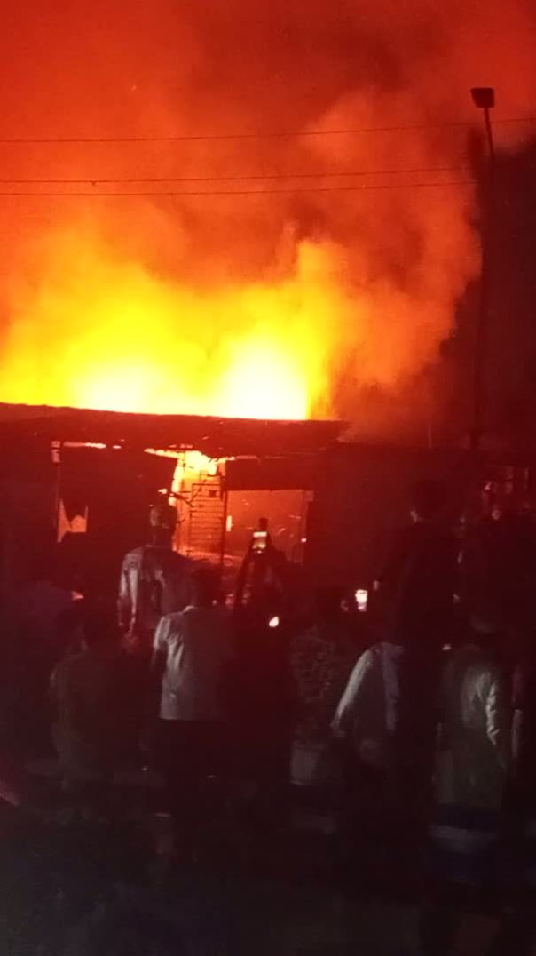 পল্লবীর বাউনিয়াবাদ সি ব্লক বস্তি   ভয়াবহ অগ্নিকাণ্ড