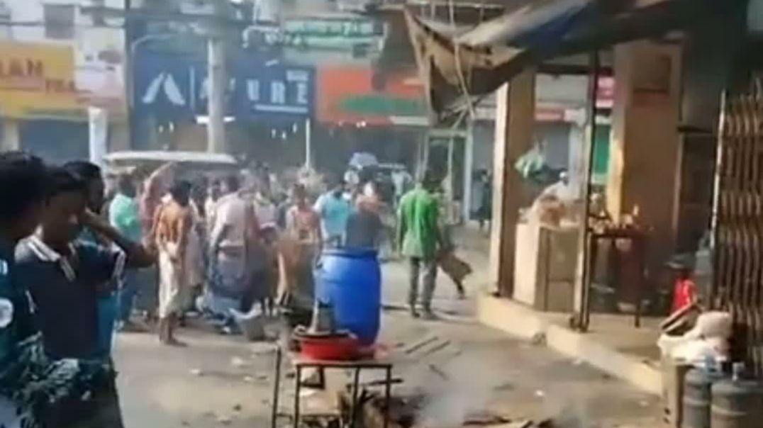 রাজধানীর মিরপুর সেকশন ৭ এ ম্যানহোলে গ্যাস জমে এক ভয়ংকর বিস্ফোরণ