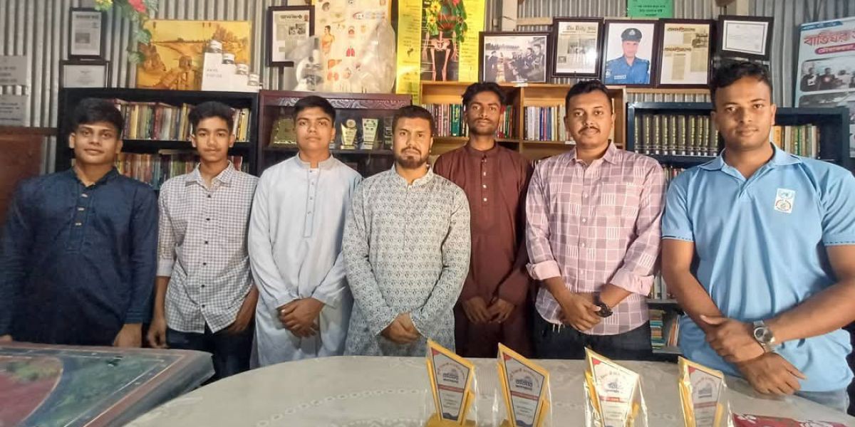 টাঙ্গাইলে পাবলিক বিশ্ববিদ্যালয়ে ভর্তি হওয়া কৃতী শিক্ষার্থীদের সংবর্ধনা দিল বাতিঘর..