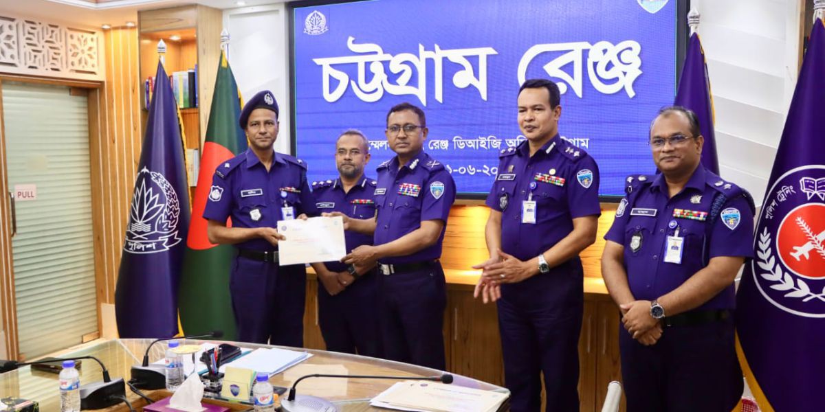 মাদক উদ্ধার ও গুরুত্বপূর্ণ মামলার আসামি গ্রেপ্তারে সাফল্য, পুরস্কৃত জোরারগঞ্জ থানার ওসি আব্দুল হালিম..