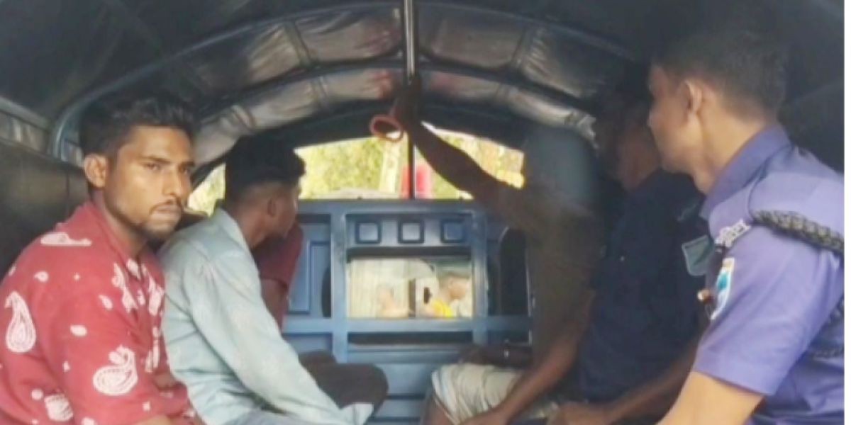ভূঞাপুরে দেশীয় অস্ত্রসহ ৫ ডাকাত সন্দেহে আটক