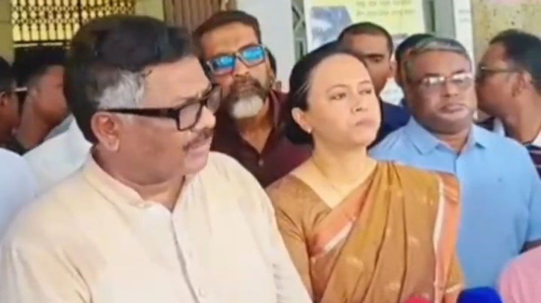 ⁣নাটোরে ধ"র্ষ"নে"র শি"কা"র শিশু কে দেখতে হাসপাতালে দেখতে এসে সাংবাদিকদের সঙ্