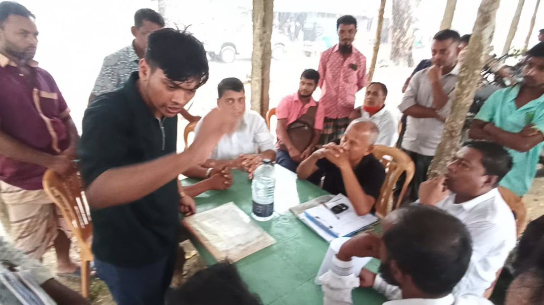 ⁣আলীকদম আবাসিক মসজিদের সামনে অবস্থিত দোকান প্লটের জায়গা দখল সংক্রান্ত উভয় পক্ষের আলোচনা: মধ্যস্থতায় ভ